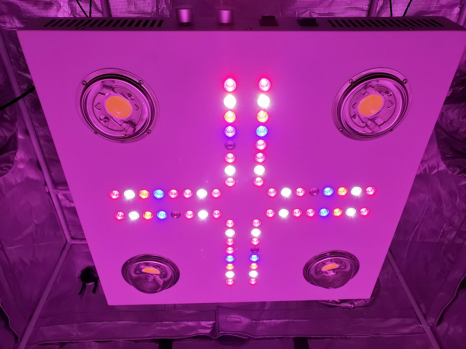 Optic 4 XL Gen4 460W　植物栽培 LED Optic 4 XL 460w COB LED Grow Light by Optic LED grow lamp