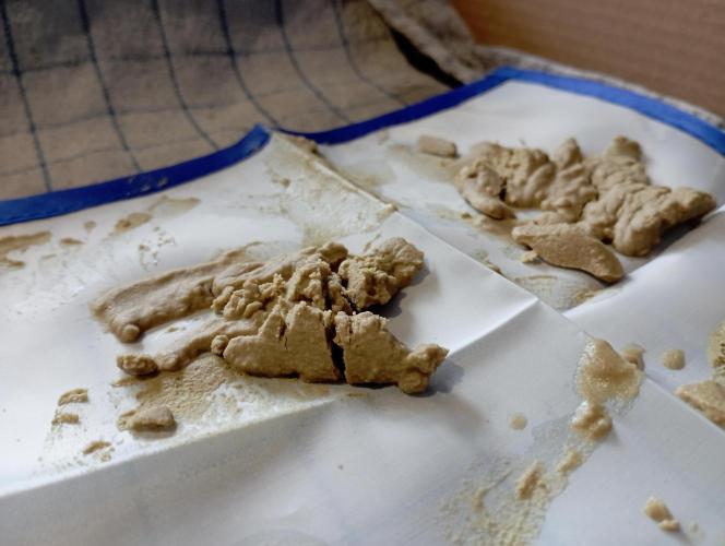 FB White Widow. Week 12 - bubble hash