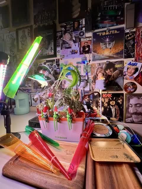 🥊🥧🍧🐐☕️🐓🔩🍌