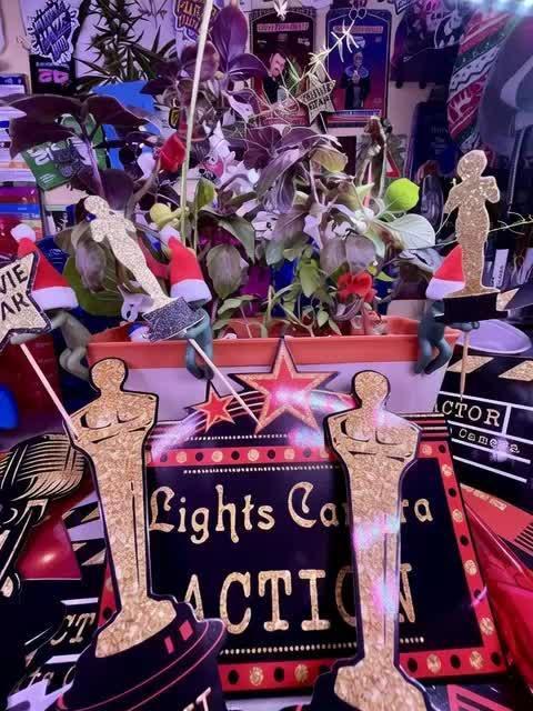 🥊🥧🍧🐐☕️🐓🔩🍌