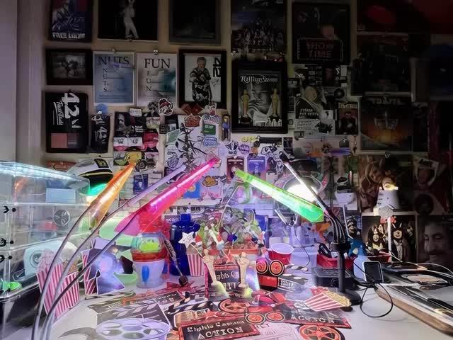 🥊🥧🍧🐐☕️🐓🔩🍌