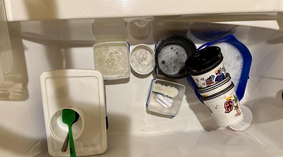 Montel tragic rise fall of Jar Jar Binks. Week 1 - 12/22 Cleaning with gallon ice cream and 38oz cottage cheese containers..... 9..