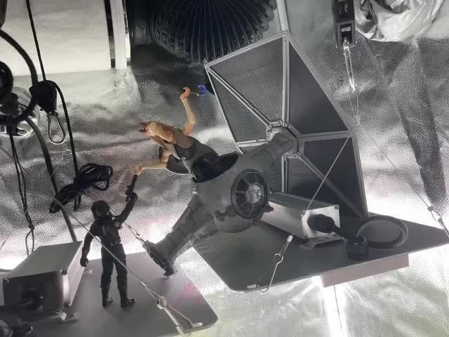 Montel tragic rise fall of Jar Jar Binks