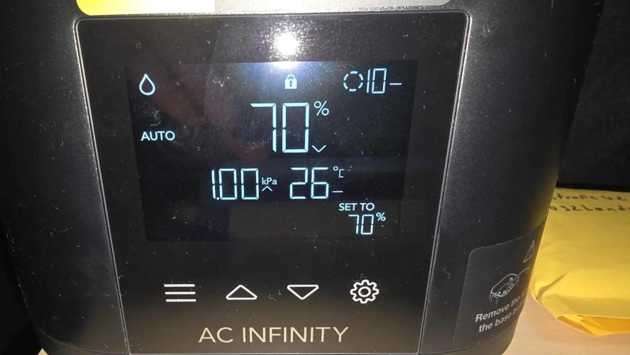 Selektierter Smarter Premium Caligrow. Week 0 - Tag 2Das gerät macht den grow echt leicht und perfeckt vpd prima