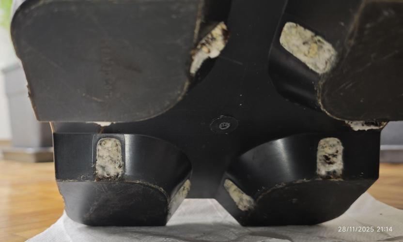 MOBY DICK - Barney's farm. Week 9 - Mold on holes