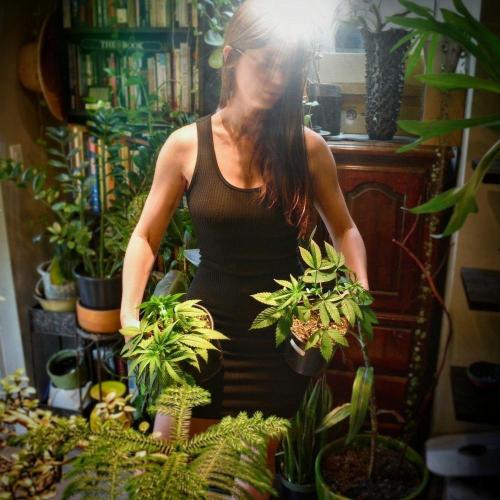 Tropicana Cookies FF. Week 5 - Day 29 - selfie pose
