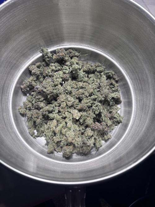 My First Grow. Week 9