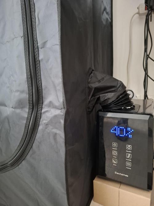 Four in a Tent. Week 2 - Outside it's 40 %, but inside I try to keep it at 70 % this way.