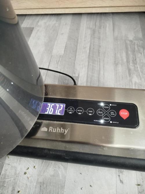 Balcony somewhere in Europe 2025. Week 22 - nice g/W ratio