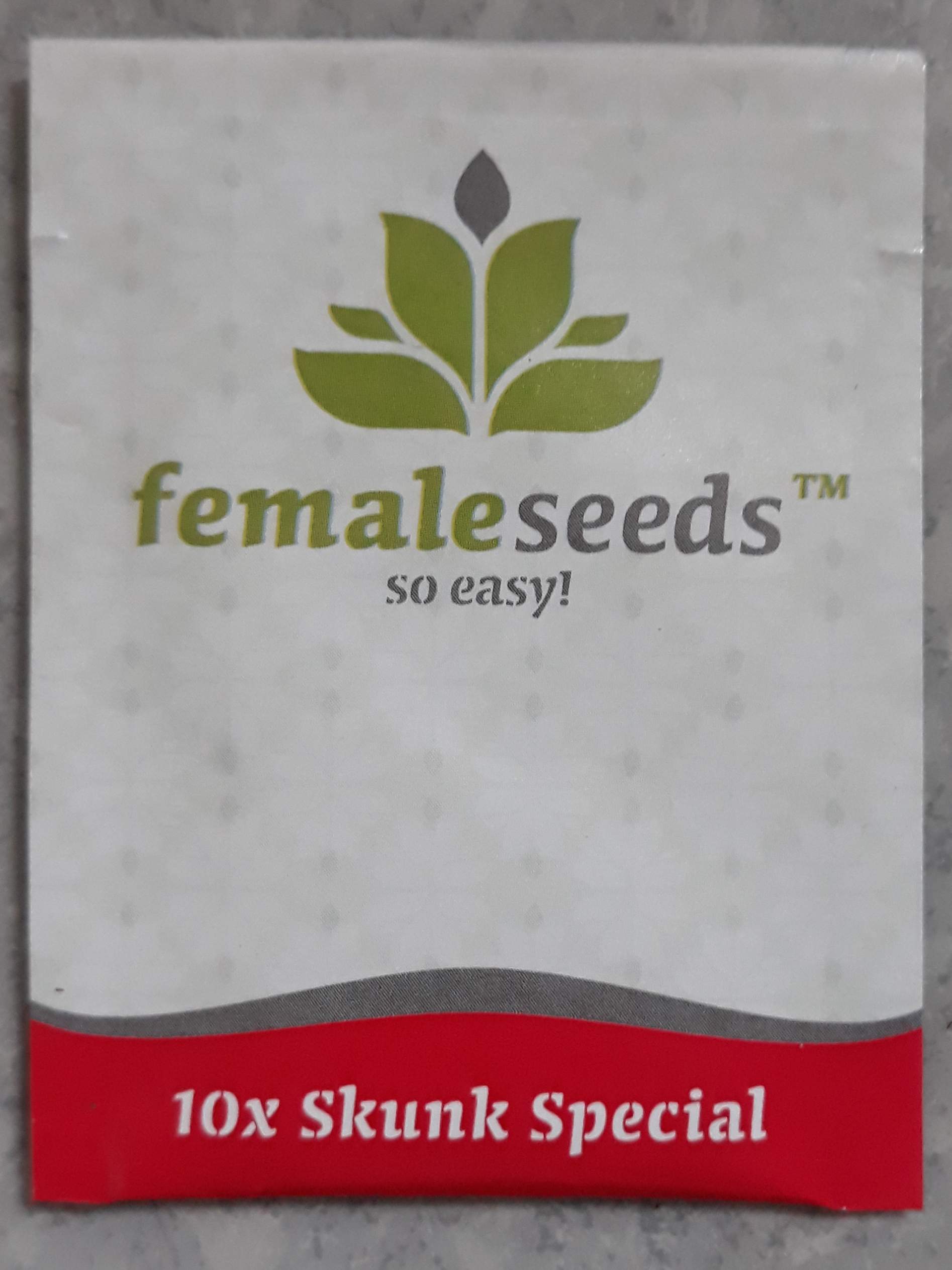 Female Seeds Skunk Special grow diary (journal) week1 by biggreens420