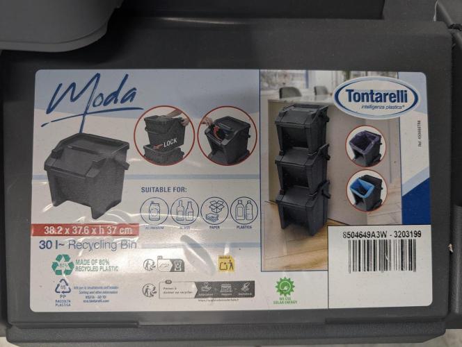 Guava Auto DWC. Week 1 - These were cheap (10€) at my local action but they don't  carry them anymore