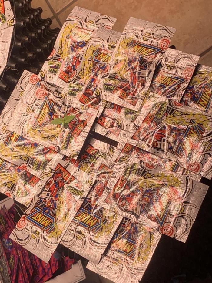 BMG Blood Moon Gelato. Week 2 - Still only water; donβt know how much rest is in the coco soil.