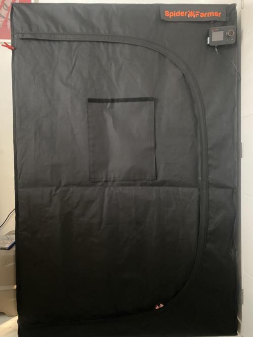 1/2026 auto. Week 0 - Musim vyzvednout kvalitu rohových spojek a materiál použity na stan.