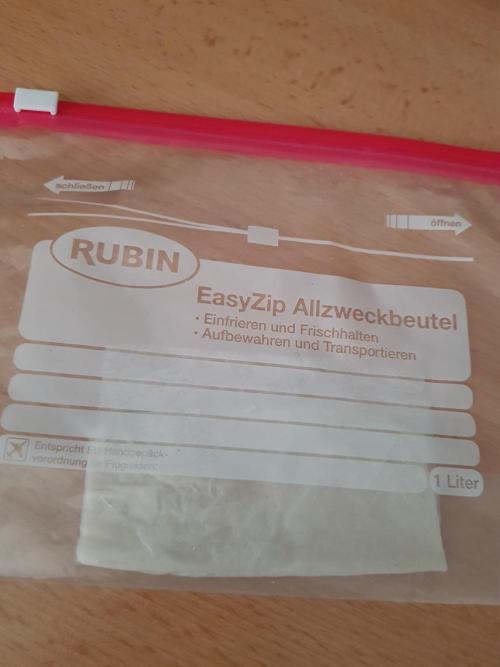 G-Nana Auto by Good Genetix. Week 0 - 1 Tag Keimung im Nassen Tuch im Plastikbeutel
