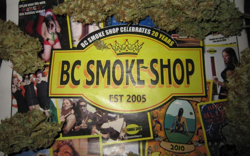 Best Clones... Showing off my.... Week 14 - Nice shop... Lots of blown glass pipes