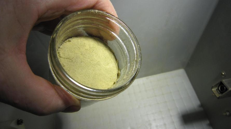 💪🔥⚡ Hulk OG - by IZI. Week 18 - Harvested in the fall and I'm turning the 3 sativa plants to kief