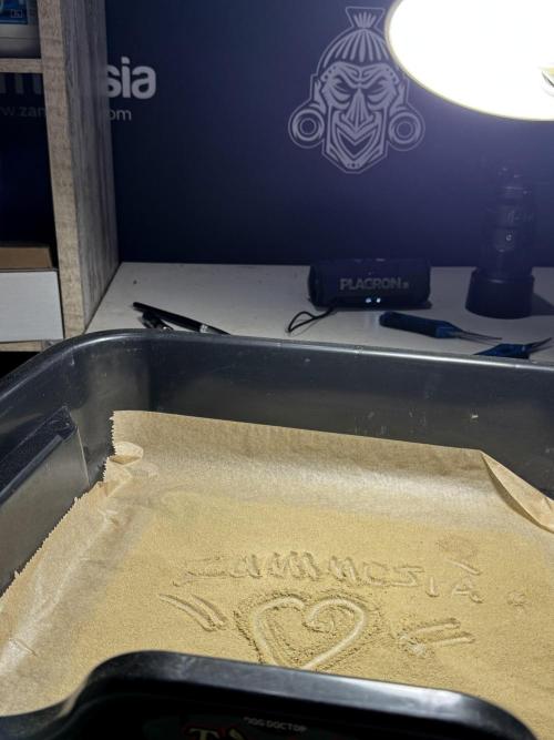 White Widow @Zamanesia-Playing classics. Week 13 - White Widow Trim Day 