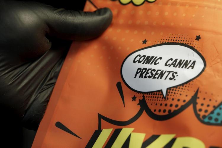 White Widow @Zamanesia-Playing classics. Week 13 - White Widow 