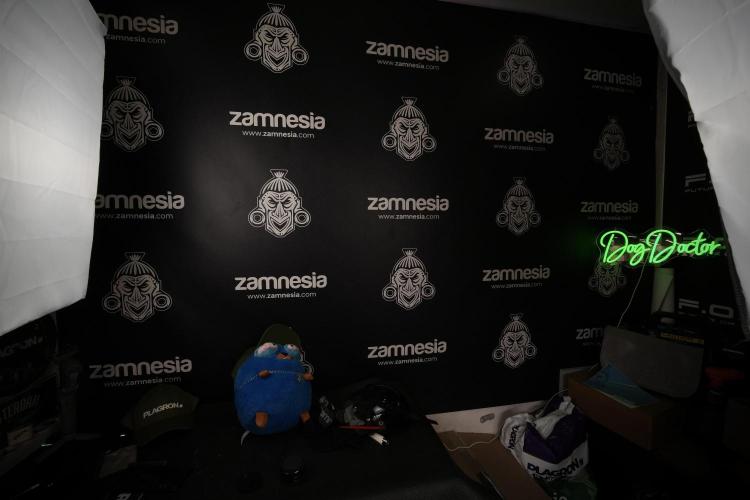 LSD Zamnesia Trippping. Week 13 - room and vibes 