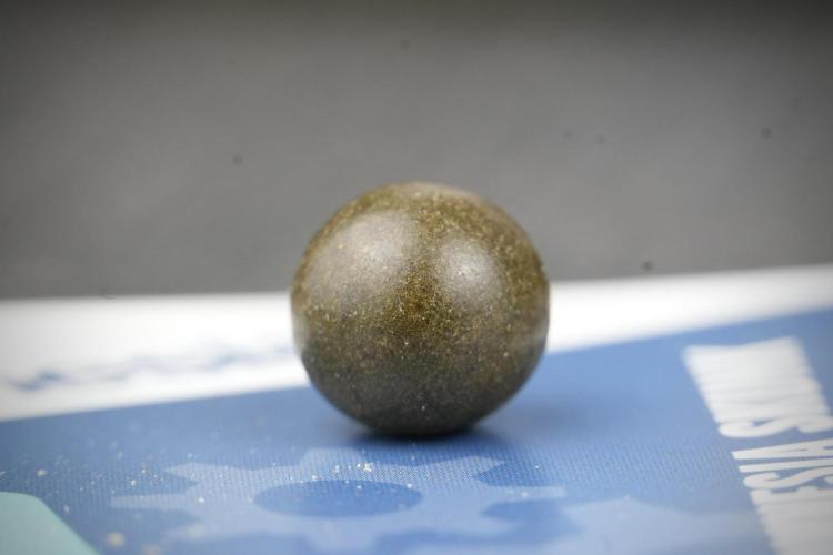 Amnesia Skunk The Zamnesia Way. Week 15 - turning gold dust in to temple hash ball 