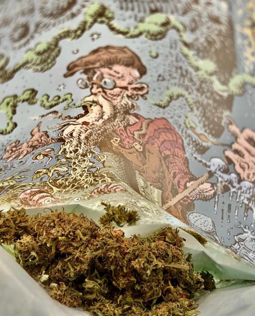 2026 Medley. Week 22 - Smoking the Runt SSDD buds, and I’m impressed! #GROVEBAG rocks too !!