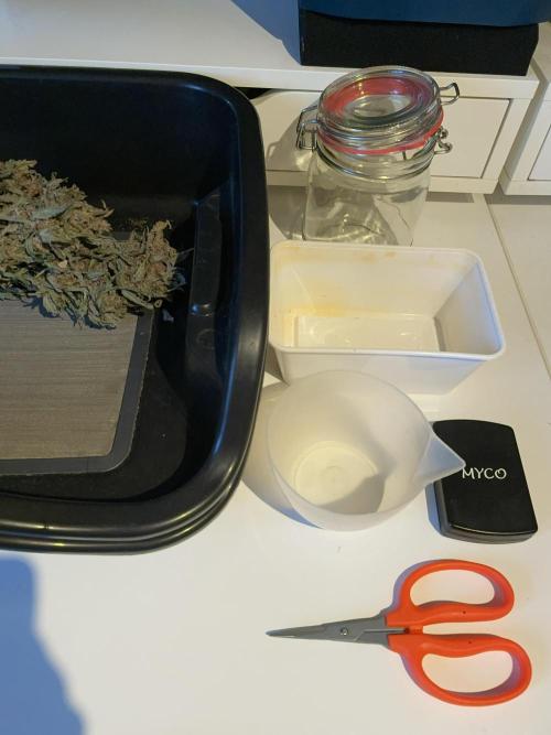 Strawberry Milk and Qookies Remix #2. Week 12 - The trim was a breeze