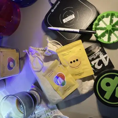 🍓🍰🍌🍆🥊🤨🌿⚡️⚡️