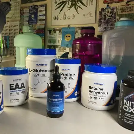 🍓🍰🍌🍆🥊🤨🌿🍪🍎