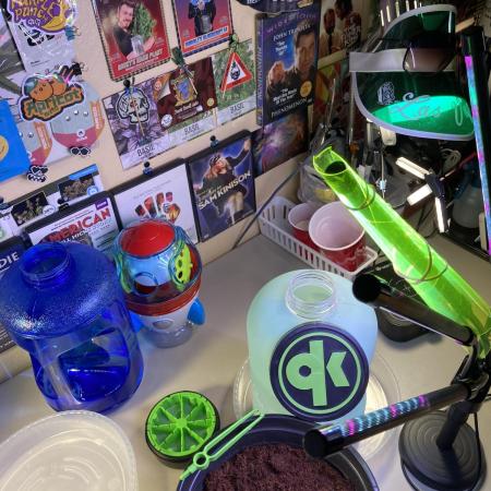 🥊🥧🍧🐐☕️🐓🔩🍌