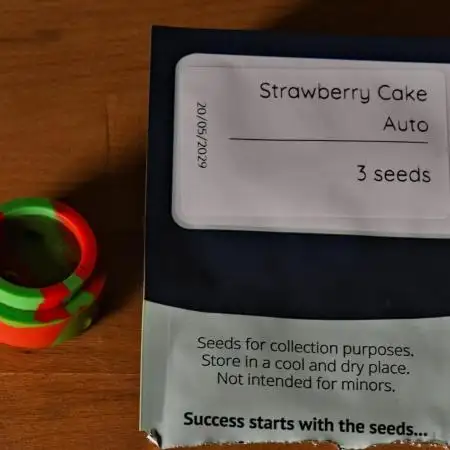 Strawberry Cake Auto | Ganja Farmer